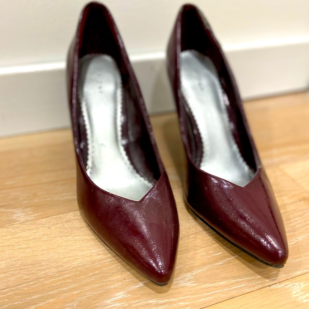 Maroon pointed heels